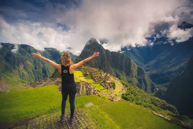 Inca Jungle 4-Day Tour: Full Adventure to Machu Picchu Included - Guides, group size, and the human side of the trip