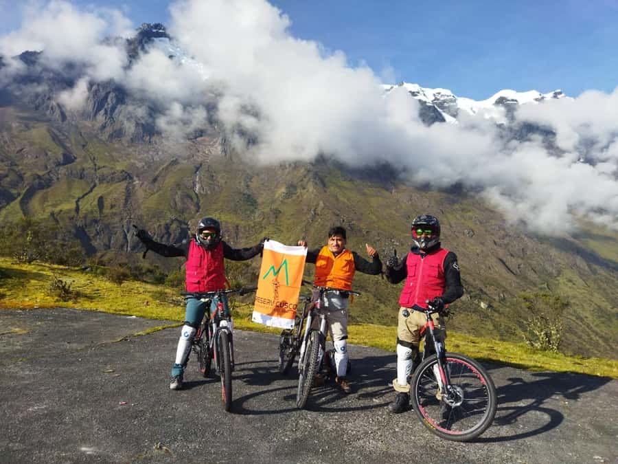 Inca Jungle Trail to Machu Picchu in 4 Days - Day 2: Coffee paths and Cocalmayo near Santa Teresa