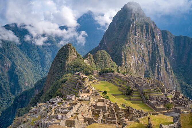 Inca Trail 4 Day Adventure to Machu Picchu with Panoramic Train - Day one: from Km 82 to Patallacta and Wayllabamba