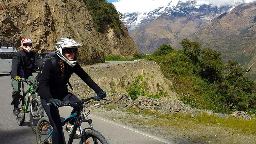 Inka Jungle trek to Machu Picchu 3 D/ 2 N - Day 1: Abra Málaga to Santa María by bicycle