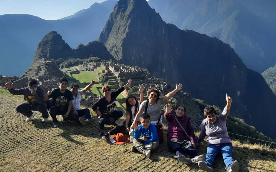Machu Picchu: 1-day tour by Vistadome Panoramic train - Ollantaytambo to Aguas Calientes by Train