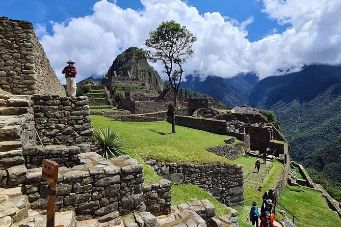 Machu Picchu Full Day Tour from Cusco - Three hours in Aguas Calientes