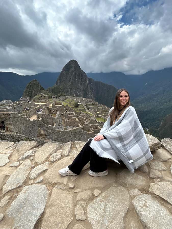 Machu Picchu: Private Tour Guide Service for up to 15 people - Why a private guide helps at Machu Picchu