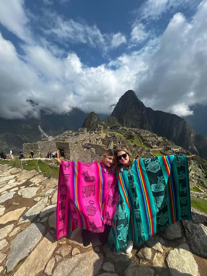 Machu Picchu: Private Tour Guide Service for up to 15 people - Sacred Rock and the Temple of the Sun