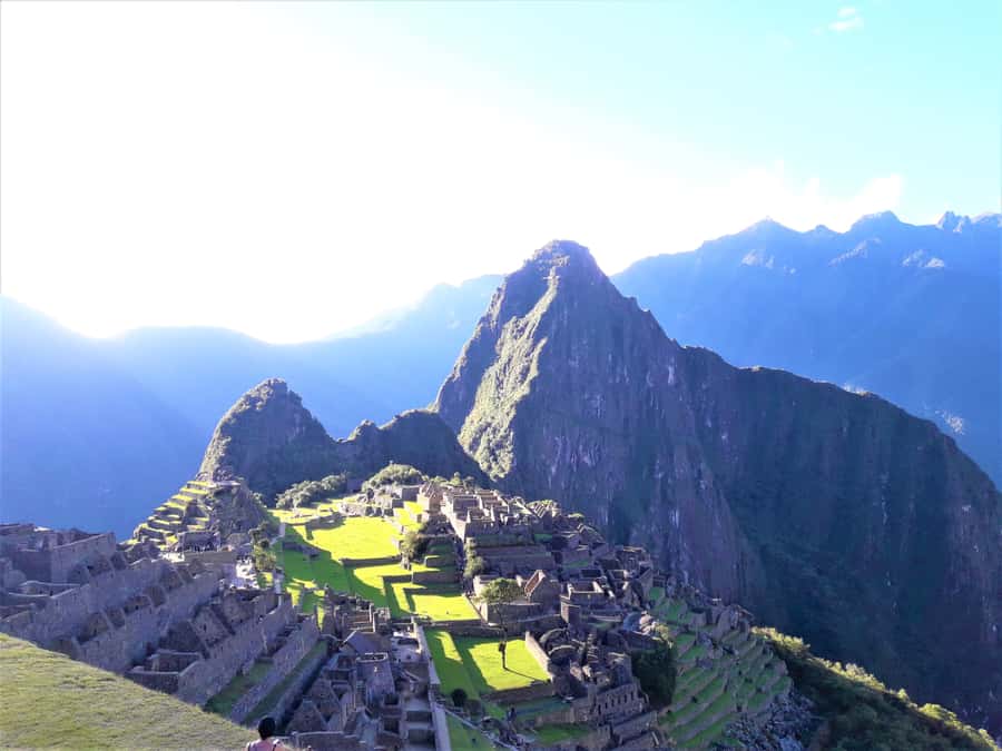 Machu Picchu: Private Tour Guide Service - Meeting in Aguas Calientes and finding the bus