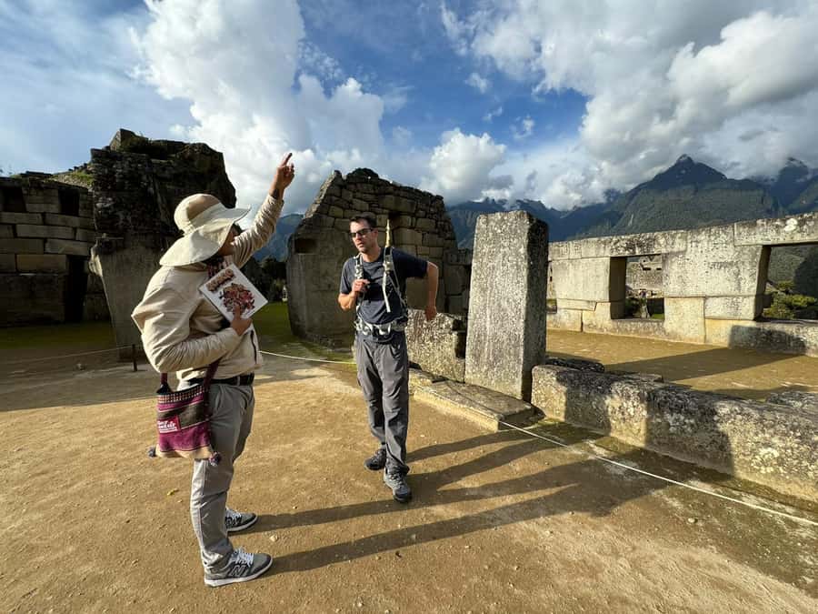 Machu Picchu: Tour Guide Service & Entrance Ticket Circuit-2 - What Circuit 2 gives you at Machu Picchu