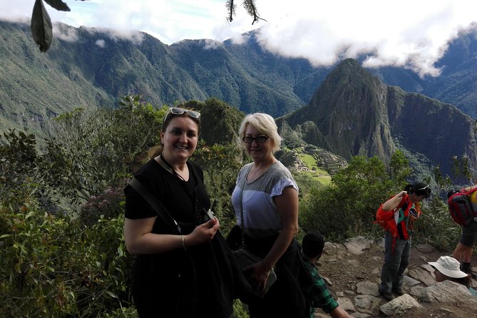 Machupicchu Guide Service - Meeting your guide in Aguas Calientes