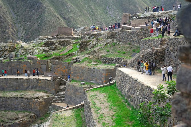 Pisac Indian Market and Ollantaytambo Fortress with Lunch - Sunday in Pisac: Quechua, Spanish, and Pututos