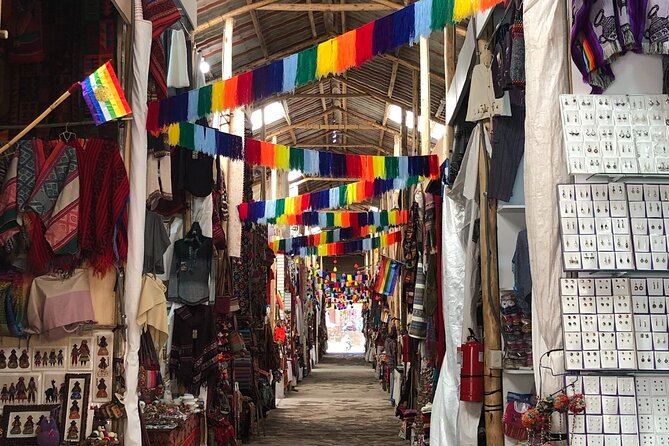 Pisac Indian Market and Ollantaytambo Fortress with Lunch - Lunch in a Scenic Garden Setting