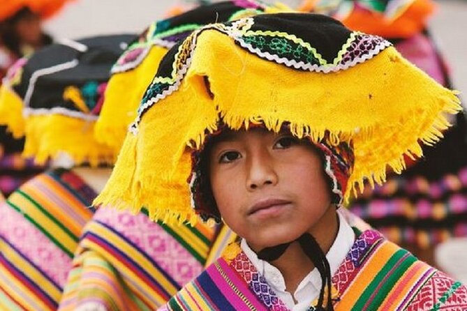 Private Ollantaytambo, Pisac Ruins Tour with Farm Visit, Gourmet Picnic Lunch - The Pisac handicraft market