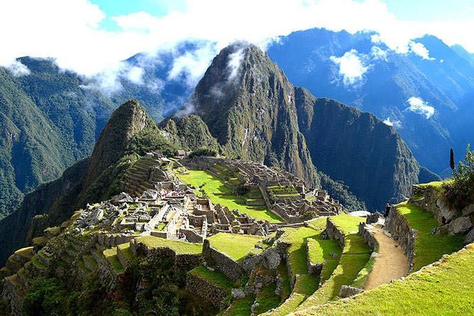 Private Tour: 2-Day Exploration of the Sacred Valley and Machu Picchu - Huayna Picchu and Machu Picchu Mountain
