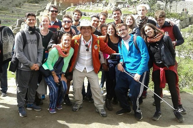 Private Tour Guide in Machupicchu from Aguas Calientes. - The 25-minute bus ride to the ruins