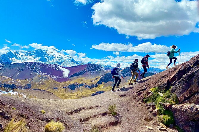 Private Tour Rainbow Mountain + Red Valley + LUNCH - Reaching Vinicunca after the hard climb