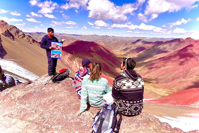 Private Tour Rainbow Mountain + Red Valley + LUNCH - The descent, lunch, and ride back