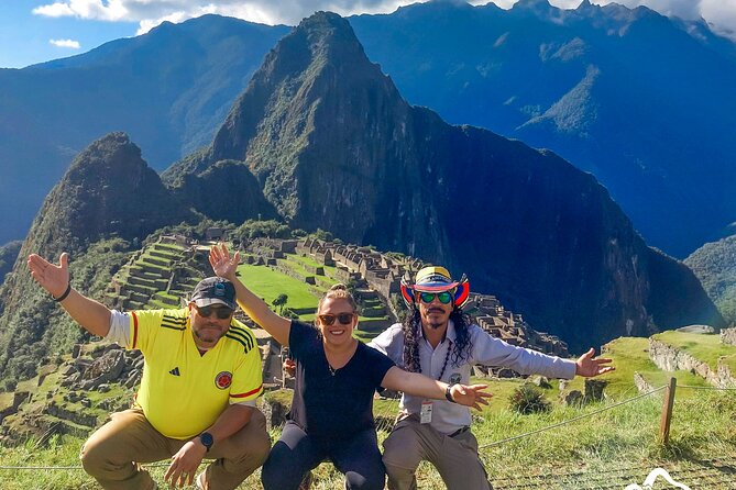 Private Tour to Sacred Valley and Machu Picchu from Cusco - Maras shows the Sacred Valley in a surprising way