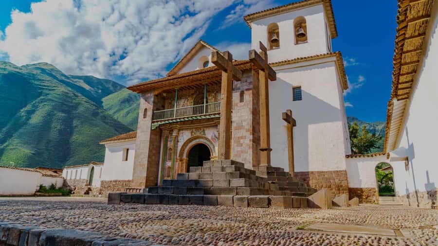 Puno: Route Of The Sun to Cusco with Lunch and Ticket Option - The high stop at La Raya, above 4,300 meters