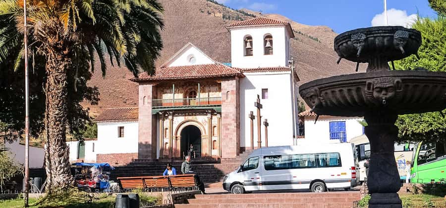 Puno: Route Of The Sun to Cusco with Lunch and Ticket Option - Raqchi and the temple of Wiracocha
