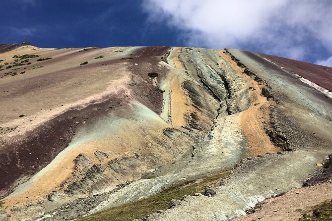 Rainbow Mountain Cusco Full Day - The six-kilometer walk to Vinicunca