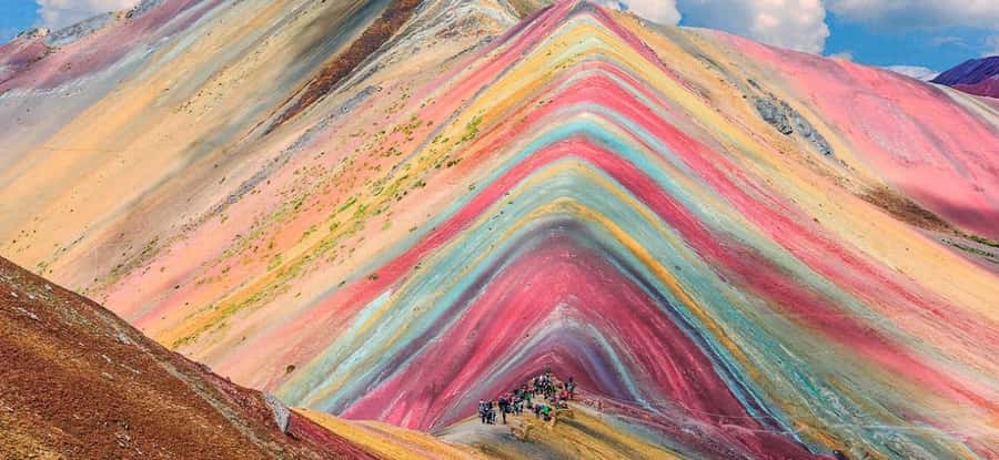 Rainbow mountain horseback riding tour + Buffet Lunch - Choosing the Horse at the Trailhead