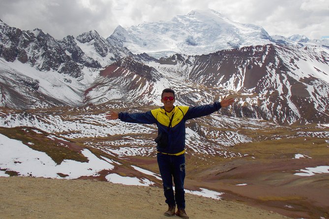 Rainbow Mountain in Cusco Full Day Tour - The descent and lunch near Pitumarca
