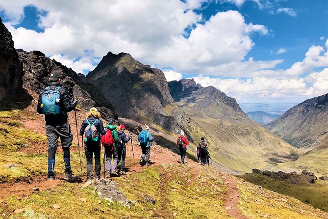 Rainbow Mountain & Red Valley Premium Tour with picnic - Leaving Cusco before dawn