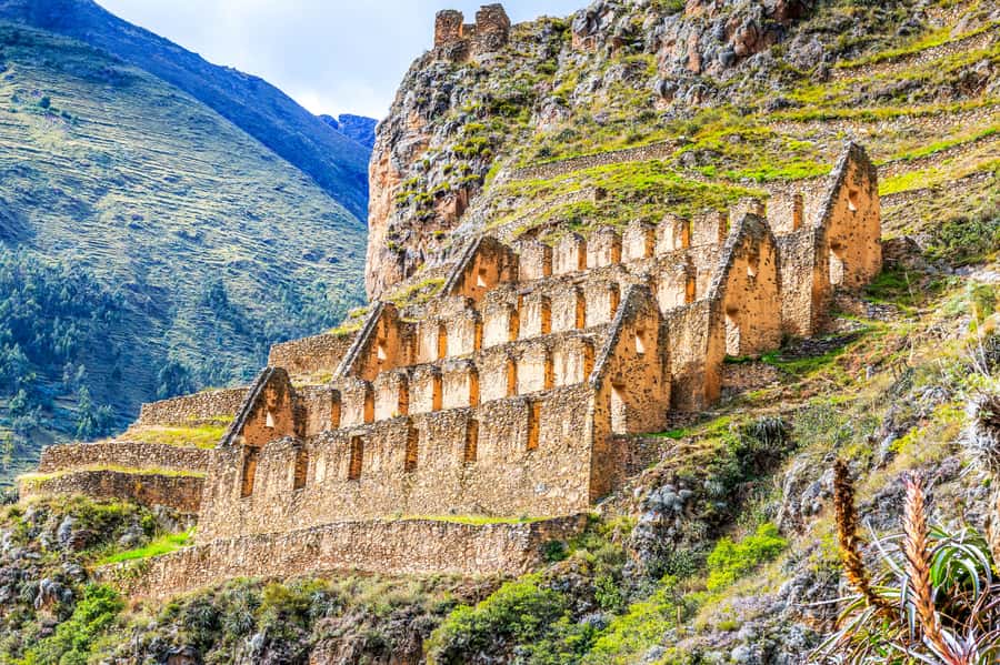 Sacred Valley: Ollantaytambo, Chinchero And Yucay With Lunch - Climbing Ollantaytambo’s Inca fortress