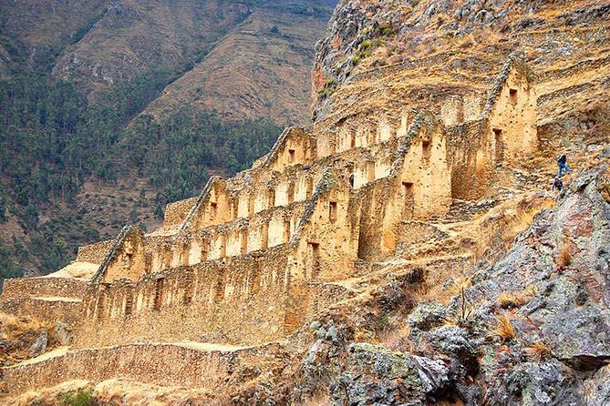 Sacred Valley Private Tour: Chinchero, Ollantaytambo and Pisaq - Chinchero: Inca walls, a colonial church, and old textile skills