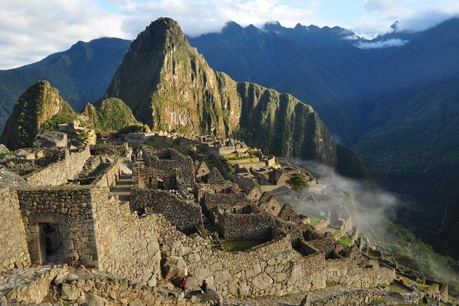 Salkantay 5-Day Trek To Machu Picchu - Day three: streams, waterfalls, and Santa Teresa