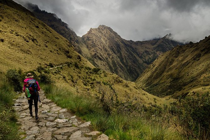 Short Inca Trail 2 Day Hike to Machu Picchu with Permits & Train - Wiñay Wayna, the trail’s big reward