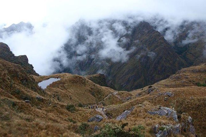 Small Group: 4-Day Inca Trail Trek to Machu Picchu - Day 1: Km 82 to Wayllabamba