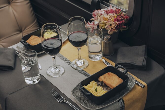 The First Class Machu Picchu Train by Inca Rail - The train ride through the Sacred Valley