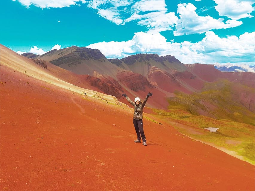 Tour de un día a la Montaña del Arco Iris y el Valle Rojo - Reaching Vinicunca at 5,036 meters