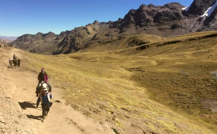 Tour Rainbow Mountain - Who should book this Rainbow Mountain tour?