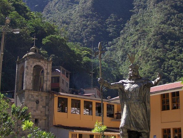 Tour To Machupicchu 2 Days by Train - The 4:00 a.m. walk to Machu Picchu