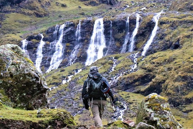 Ultimate Lares Trek & Inca Trail 5 days - Day 3: Descend to Huaran and sleep in Ollantaytambo