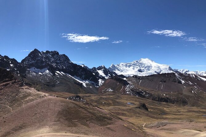 Vinicunca Rainbow Mountain Full-Day Tour from Cusco - What the guide adds to the experience