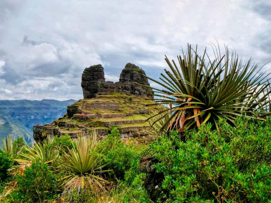 "Waqra Pucara, The Majestic Fortress Revealing Secrets of the Andes". - Breakfast near Acomayo and the Pomacanchi Lagoon